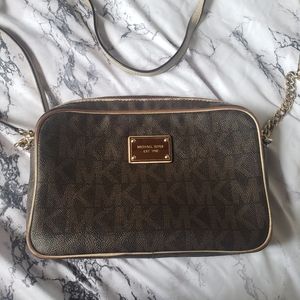 Michael Kors Monogram Jet Set Crossbody Purse